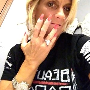 Meet your Posher, Jenny